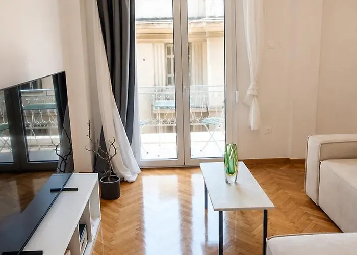V32 - Athens Central Fully Equipped Apartment